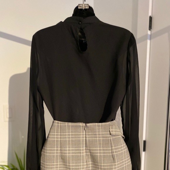 GORGEOUS BLACK BLOUSE WITH SHEER POUFF SLEEVES - Picture 7 of 7